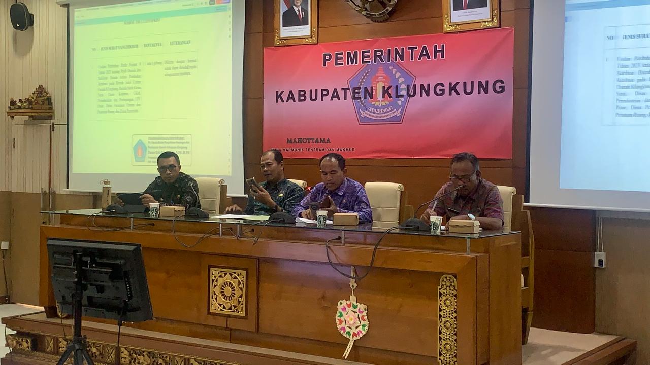 Pembahasan Ranperda Tentang Perubahan Atas Peraturan Daerah Nomor 8 Tahun 2023 Tentang Pajak Daerah Dan Retribusi Daerah.
